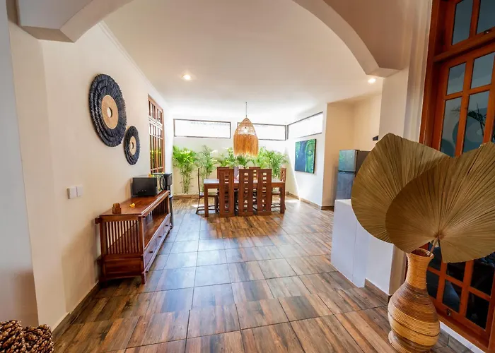 Wes - Legian - 5 Bedroom - 4 Bath - Location Villa