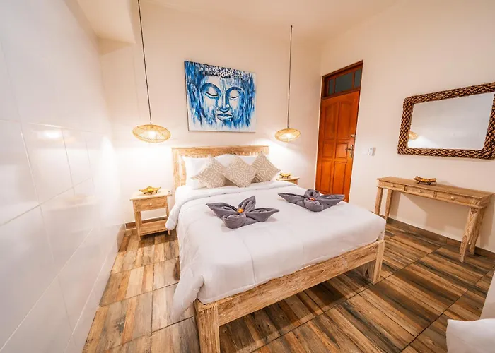 Wes - Legian - 5 Bedroom - 4 Bath - Location Villa *